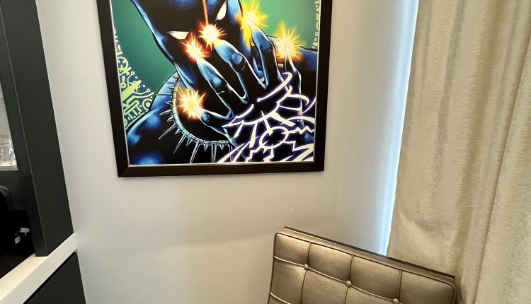 Photo fauteuil dans la chambre du Disney’s Hotel New York The Art of Marvel